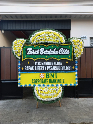 Papan Bunga Duka di Teladan