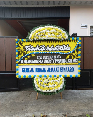 Papan Bunga Duka di Teladan