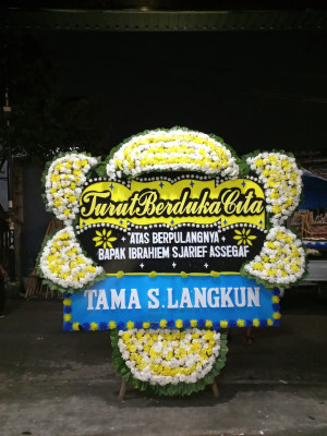 Papan Bunga Duka di Teladan